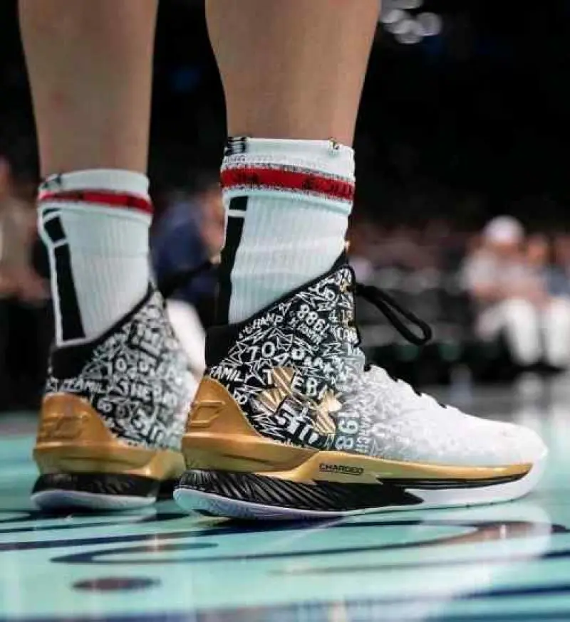 Under Armorr Curry 1 MVP Trophy Gold 585 - Image 3