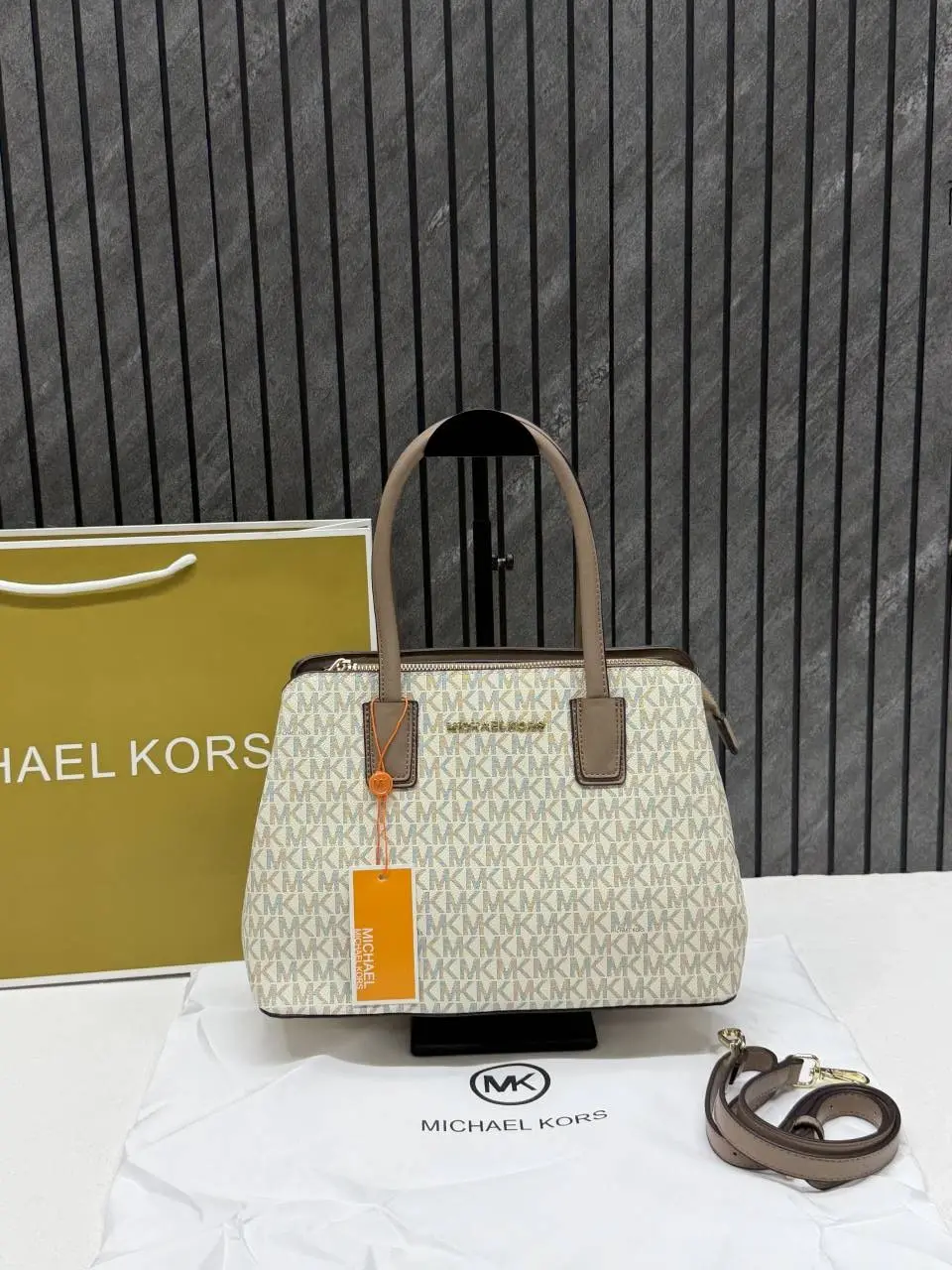 Michael Kors CB Cream-AP Medium Satchel Bag Highend With Original DustCover & CarryBagPacking