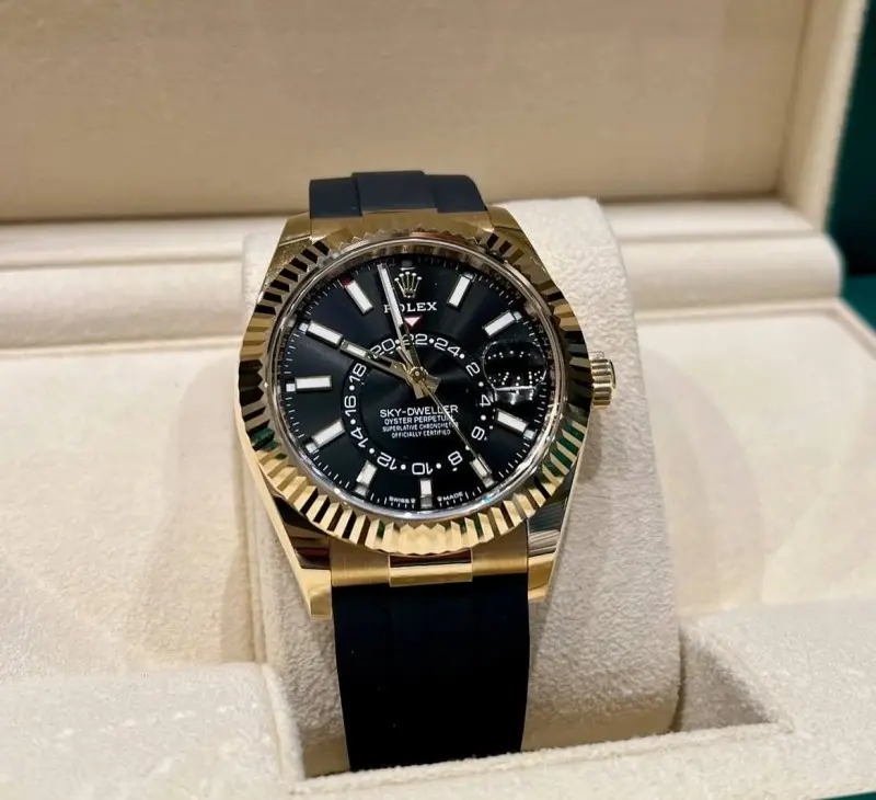 Rolex Oyster perpetual Sky Dweller - Image 4