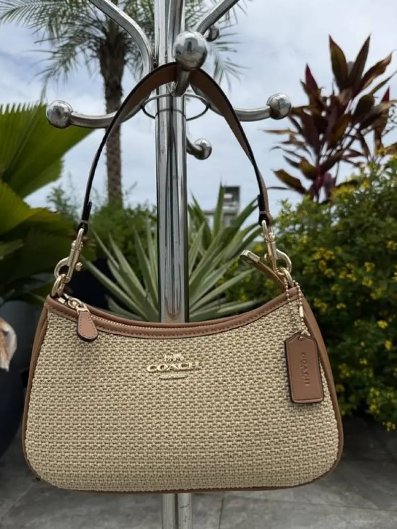 Coach Teri Beach Edition With OriginalBox DustCover - Image 7