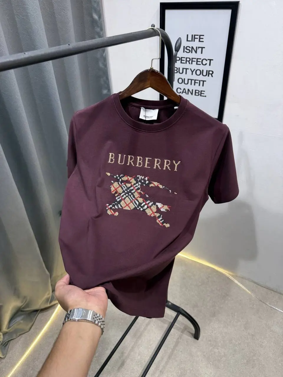 Burberry embroidery logo imported round neck tshirt wine - Image 2