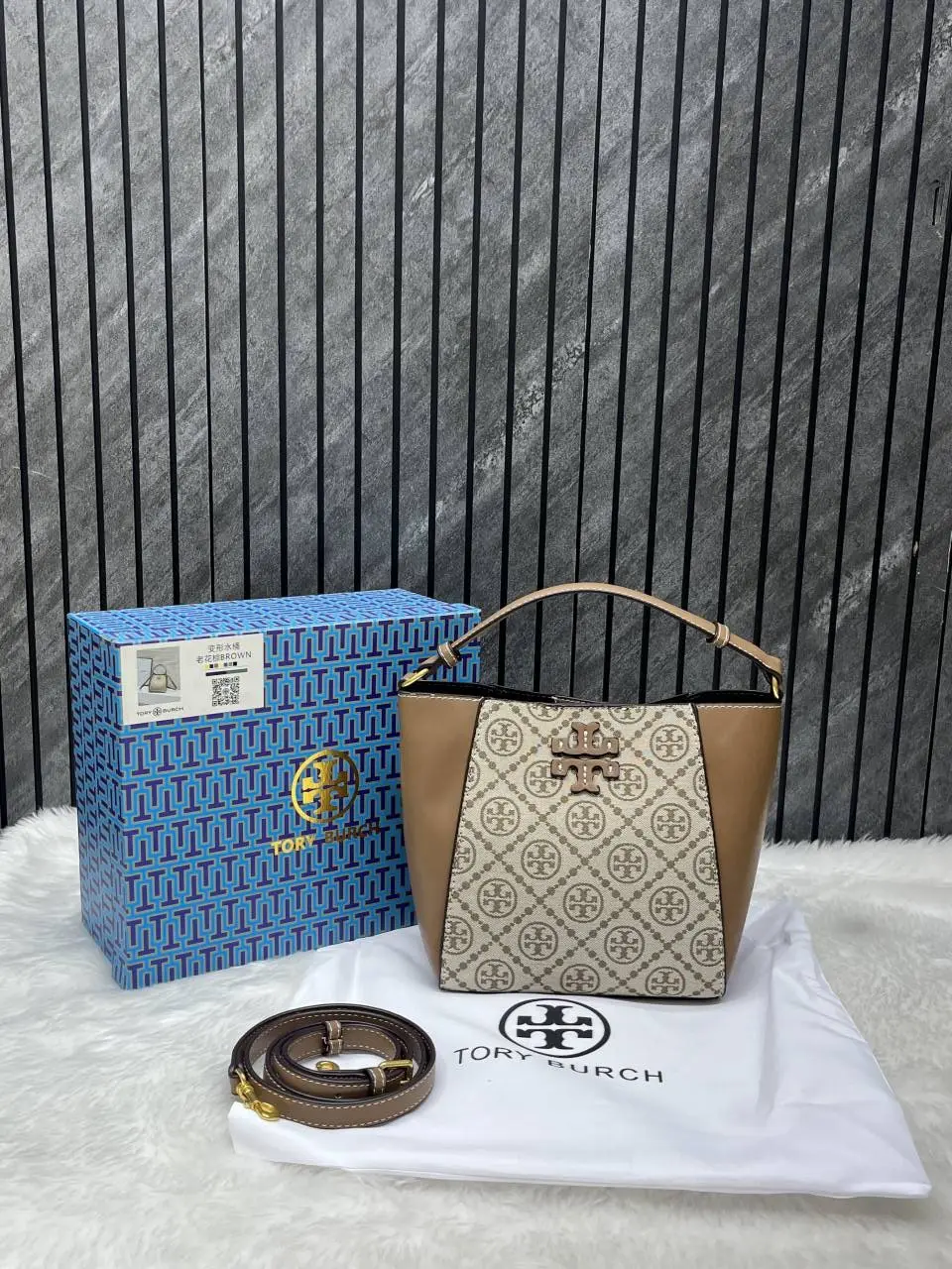 Tori Burch McGraw Bucket Bag With OriginalBox DustCover - Image 8