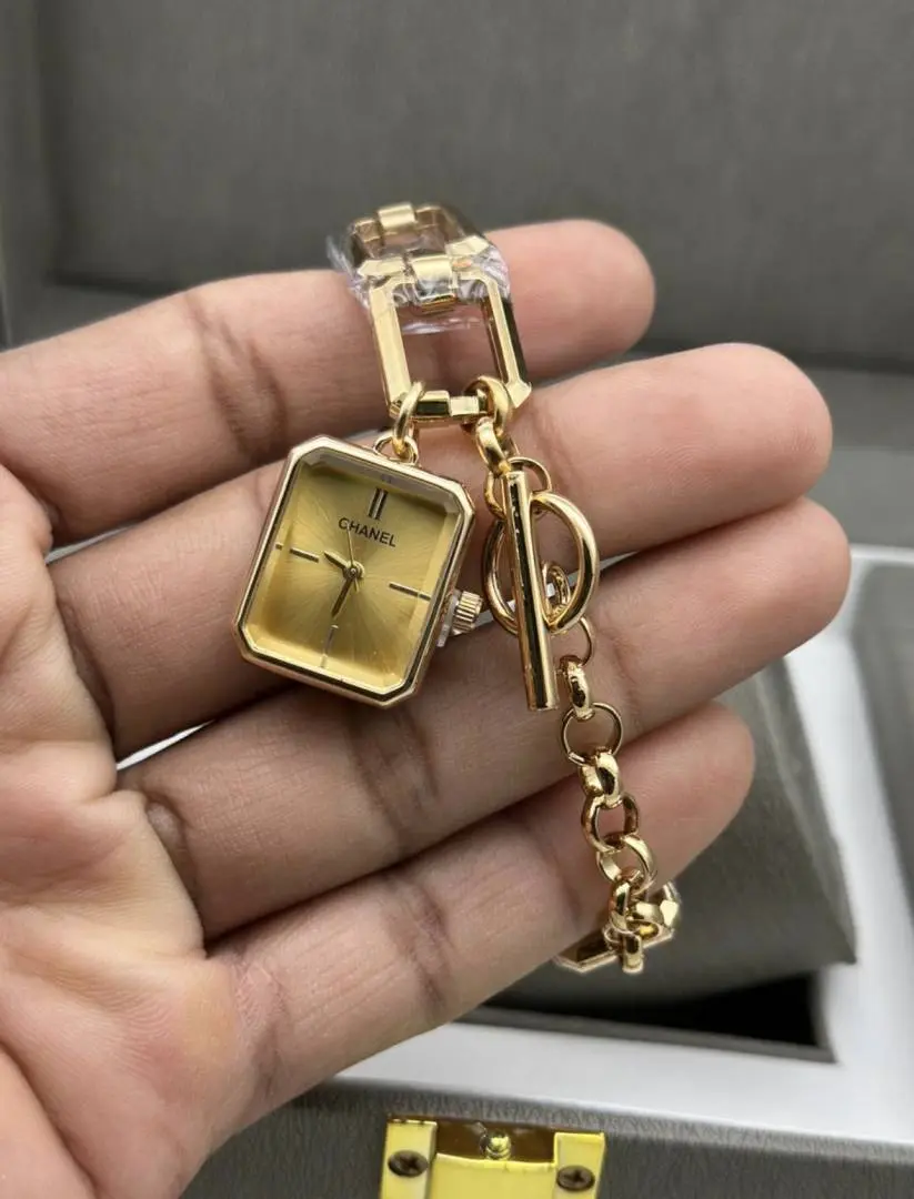 Chanel WATCH 153