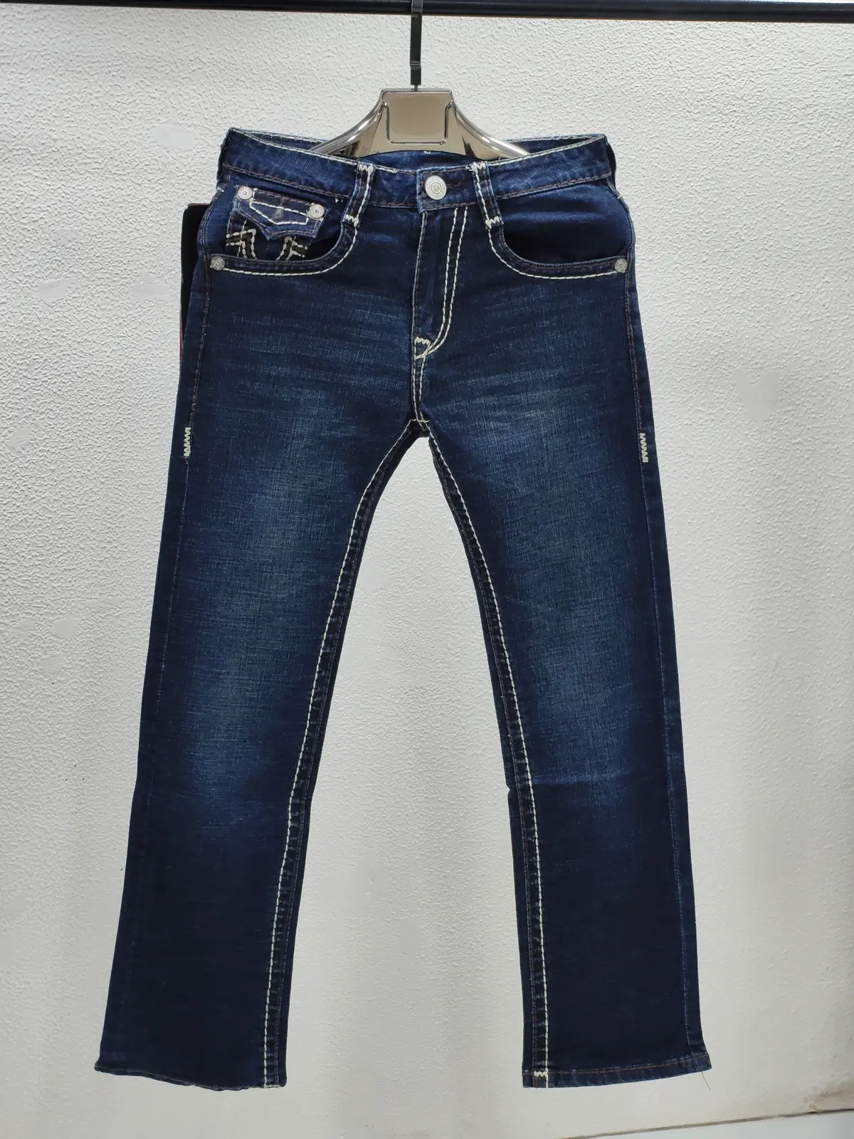 TRUE RELIGION IMPORTED STORE ARTICLE JEANS - Image 4