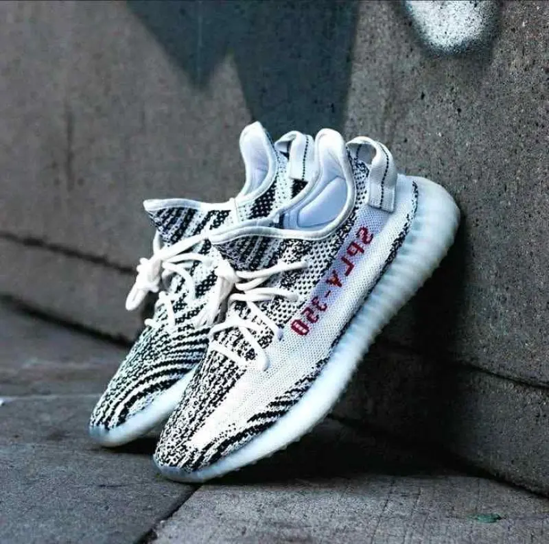 Adidas YEEZY BOOST 350 V2 ZEBRA Semi UA QUALITY - Image 5