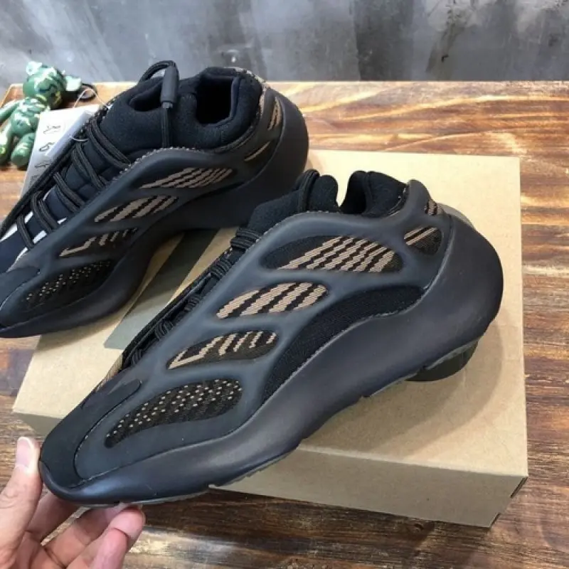 Adidas yeezy boost 700 v3 Clay Brown - Image 3