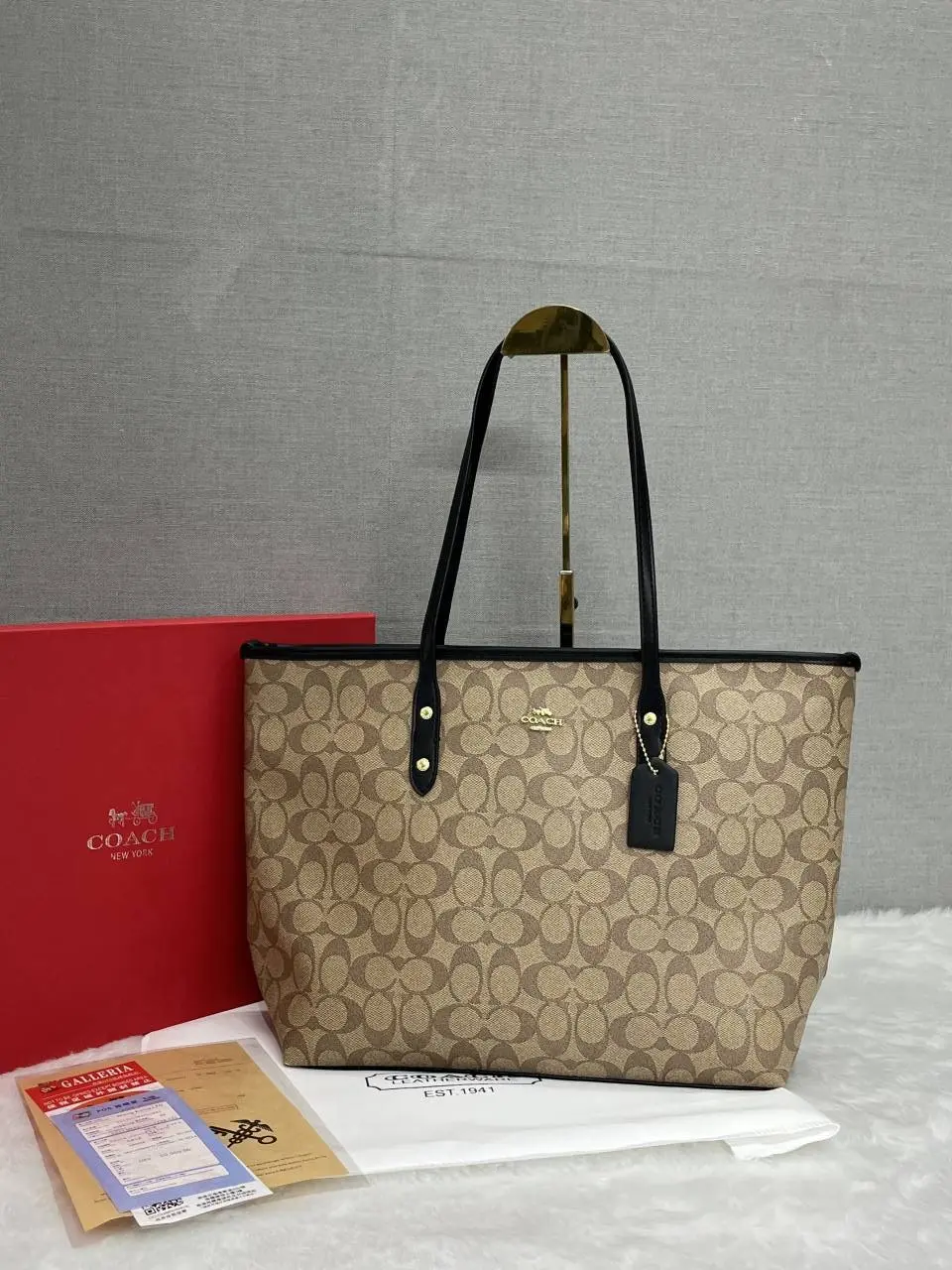 Coach 01 city tote zip Closer Tote With Original Box