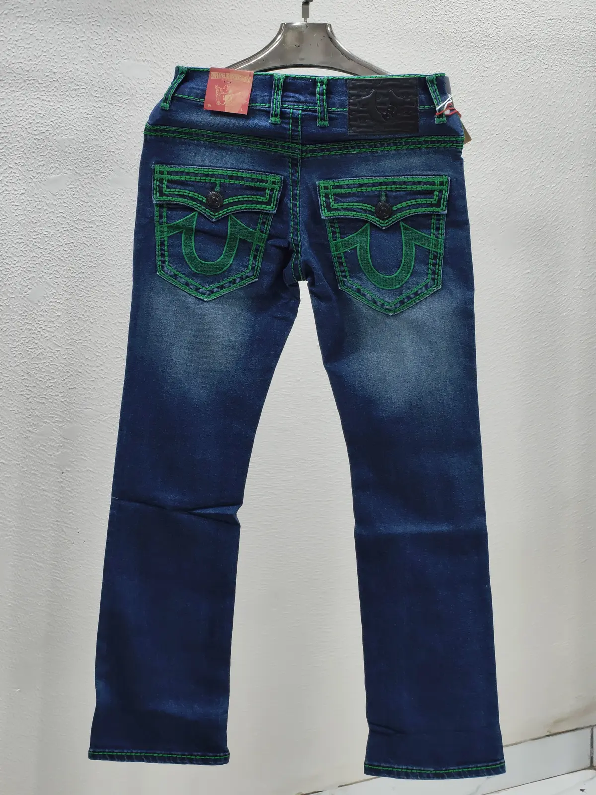 TRUE RELIGION IMPORTED STORE ARTICLE JEANS
