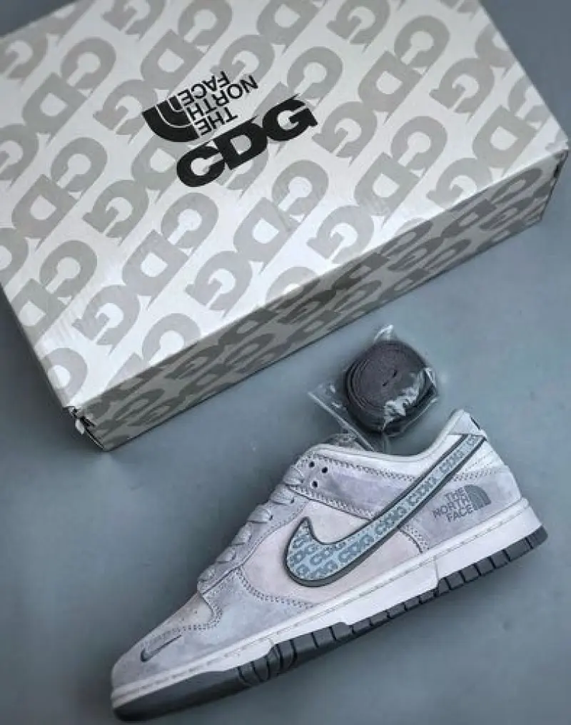 Nike sb dunk low x the north fase - Image 4