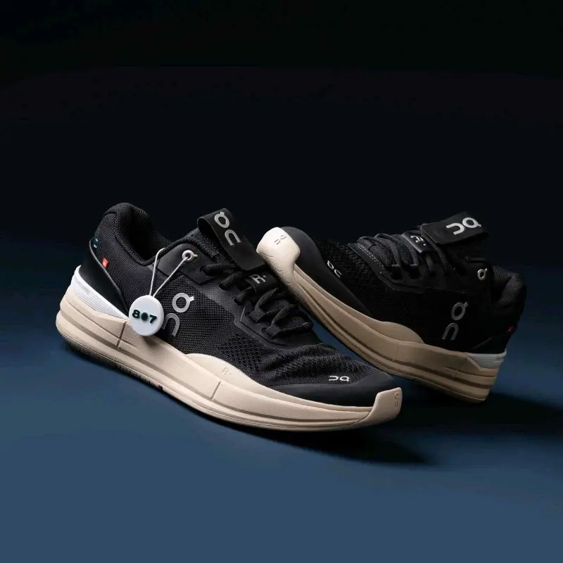 On Running Cloud Roger Pro Black Sand 1231 - Image 3