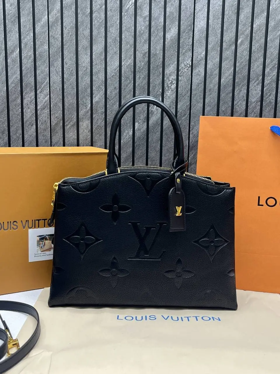 Louis Vuitton CB Petite Palais Handbag With OriginalBox CarryBag - Image 7