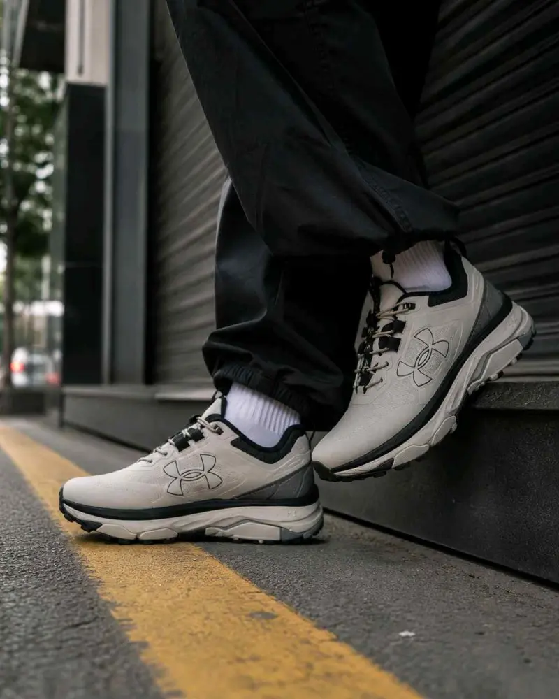 Under Armorr Charged Bandit Trail 2 Beige & Black 2573 - Image 3