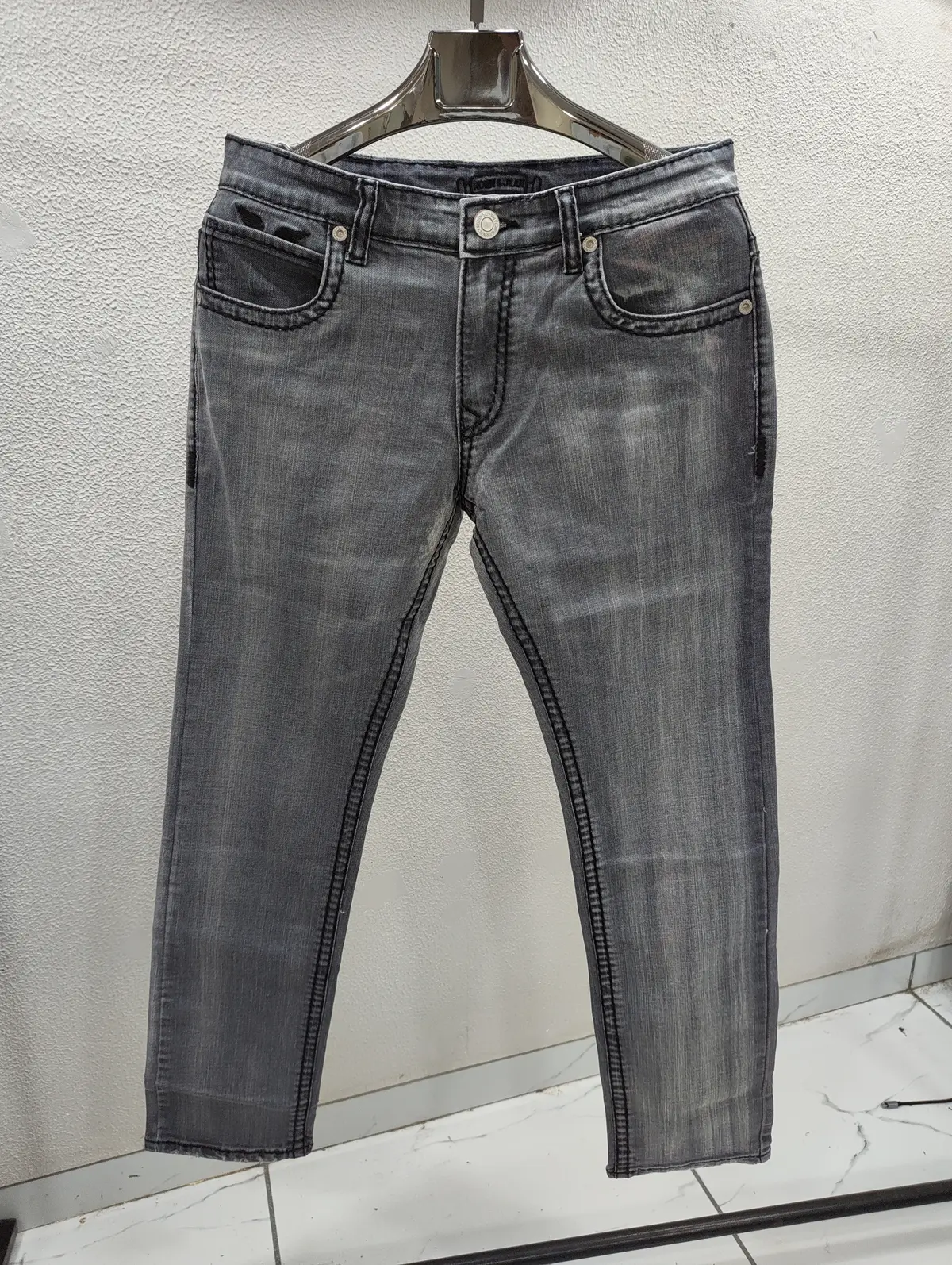 TRUE RELIGION IMPORTED STORE ARTICLE JEANS - Image 2