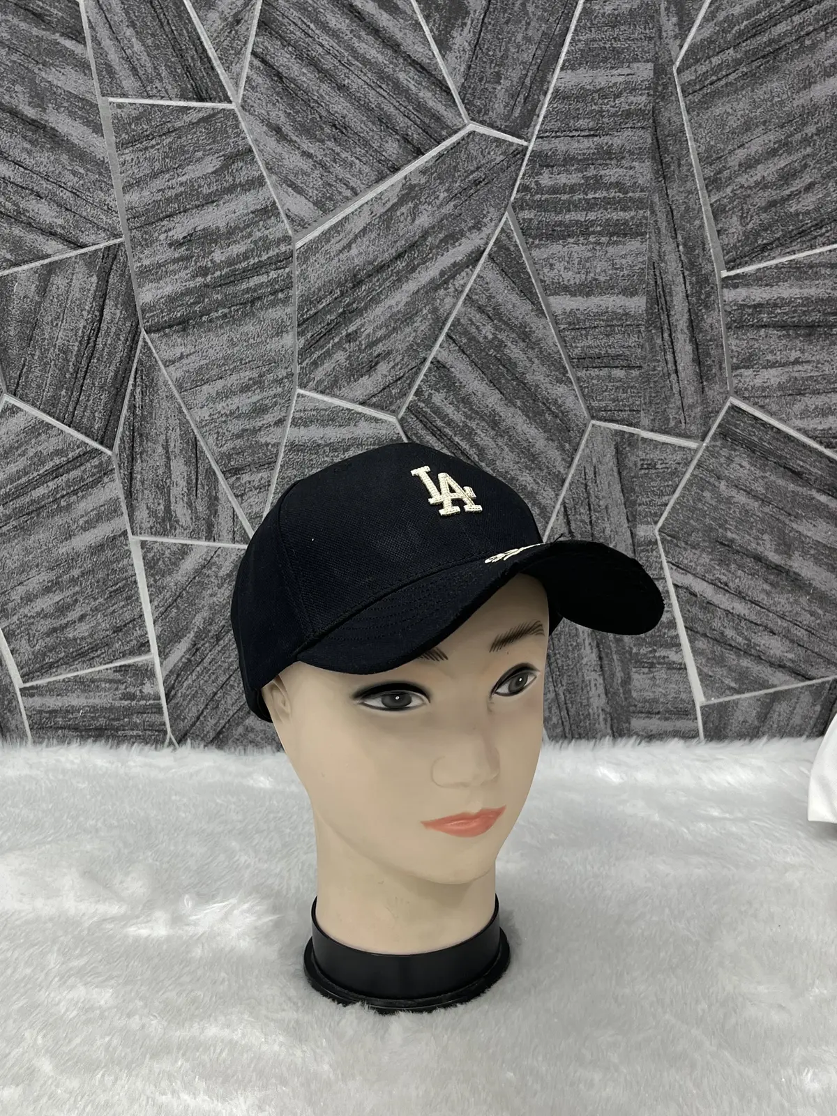 Los Angeles La Dodgers Premium Unisex Cap (With Safety Box) (Black) - Image 3