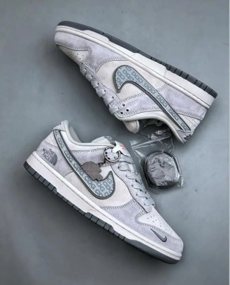 Nike sb dunk low x the north fase - Image 3