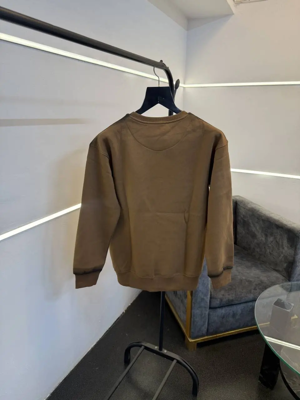 Givenchy imported fleece sweatshirt with spray print and front branding brown - Image 3