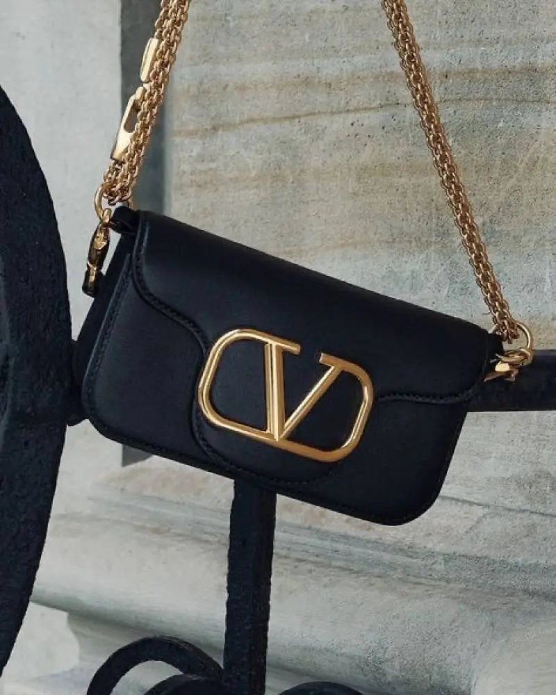 Valentynoo VLogo Black Small ShoulderBag With OriginalBox DustCover - Image 2