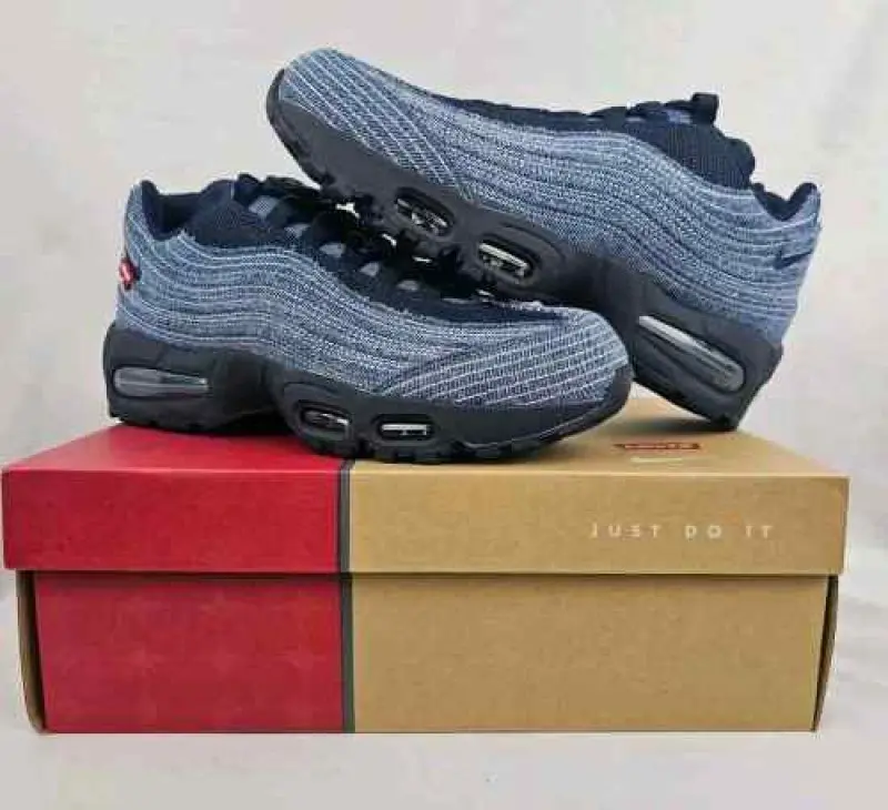 Nike Airmax 95 X OG Levy's Obsidian Denim - Image 6