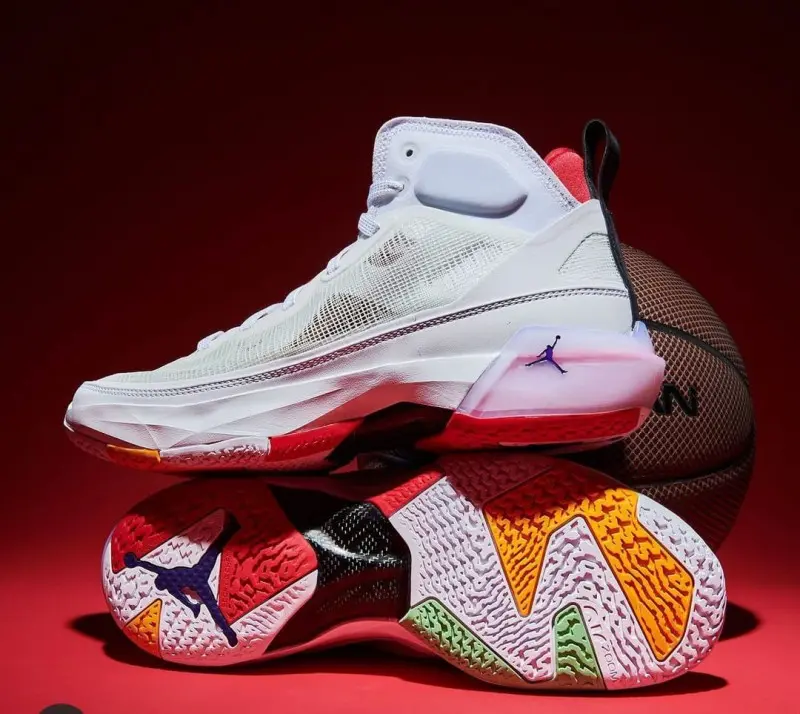 Air Jordan 37 Hare - Image 3