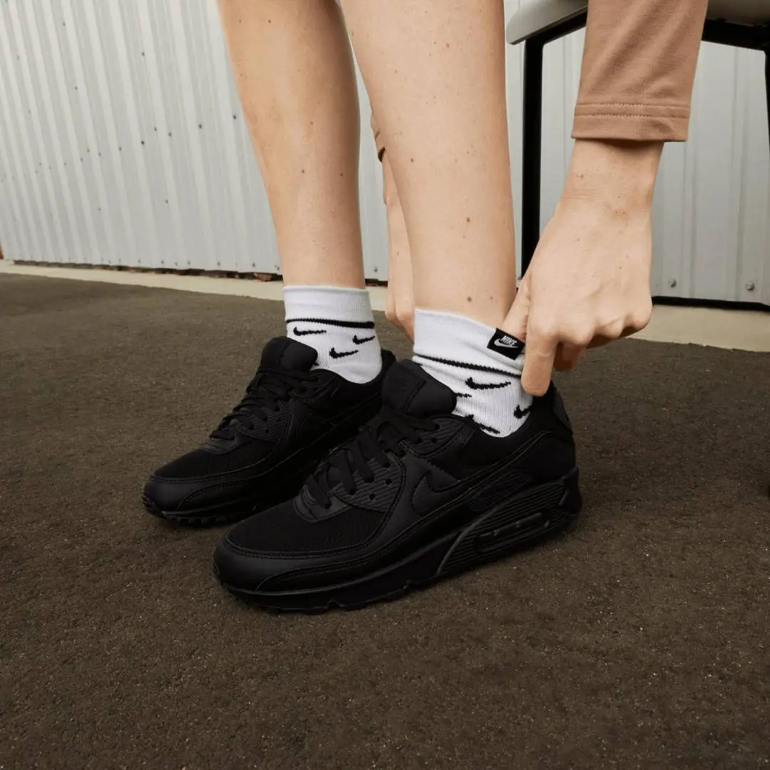 Nike AirMax 90 All Black - Image 6