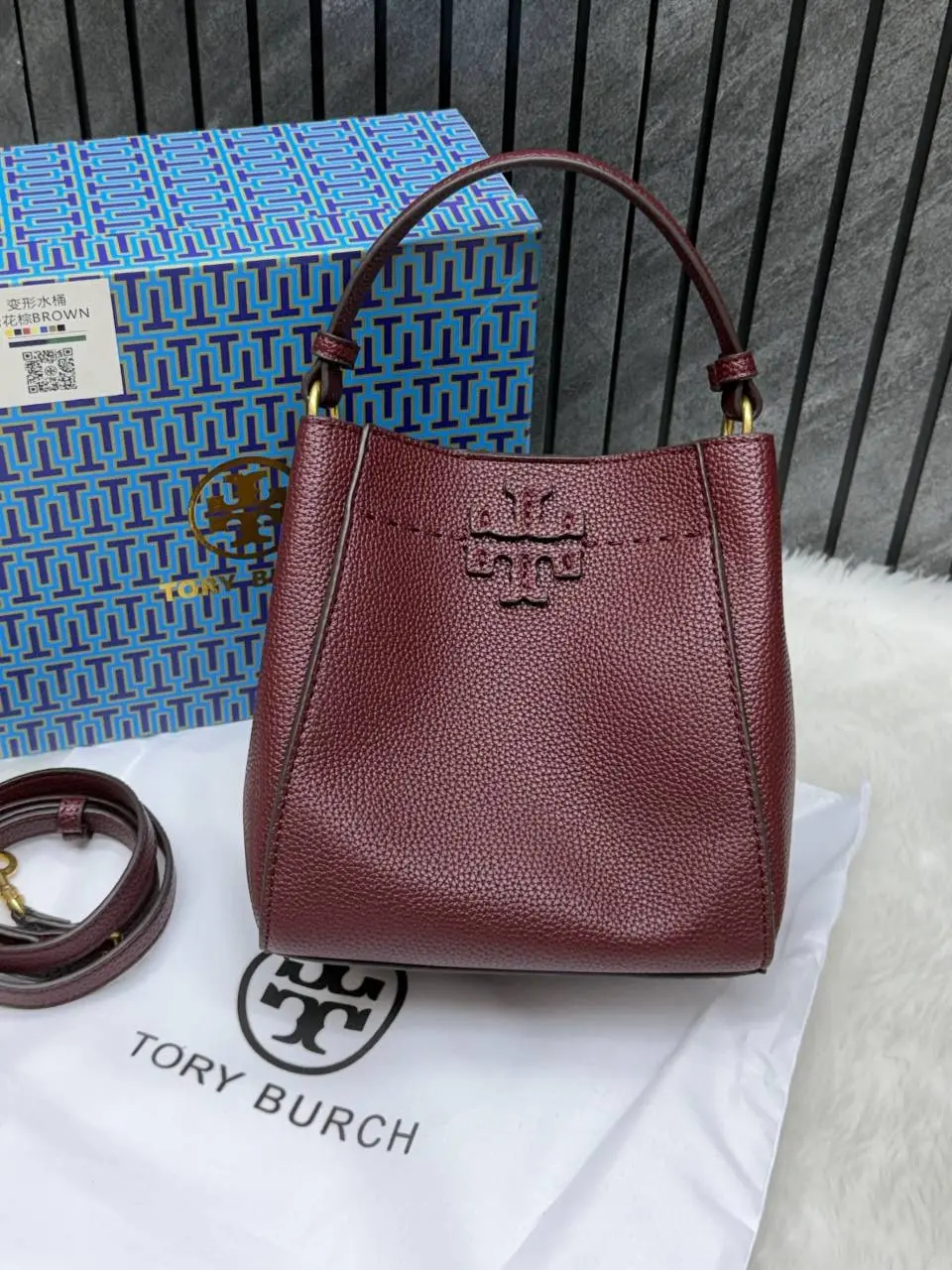 Tori Burch McGraw Bucket Bag With OriginalBox DustCover - Image 7
