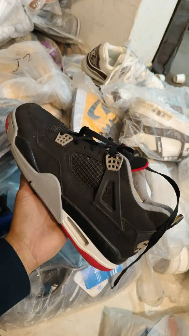 Nike air jordan retro 4 bred