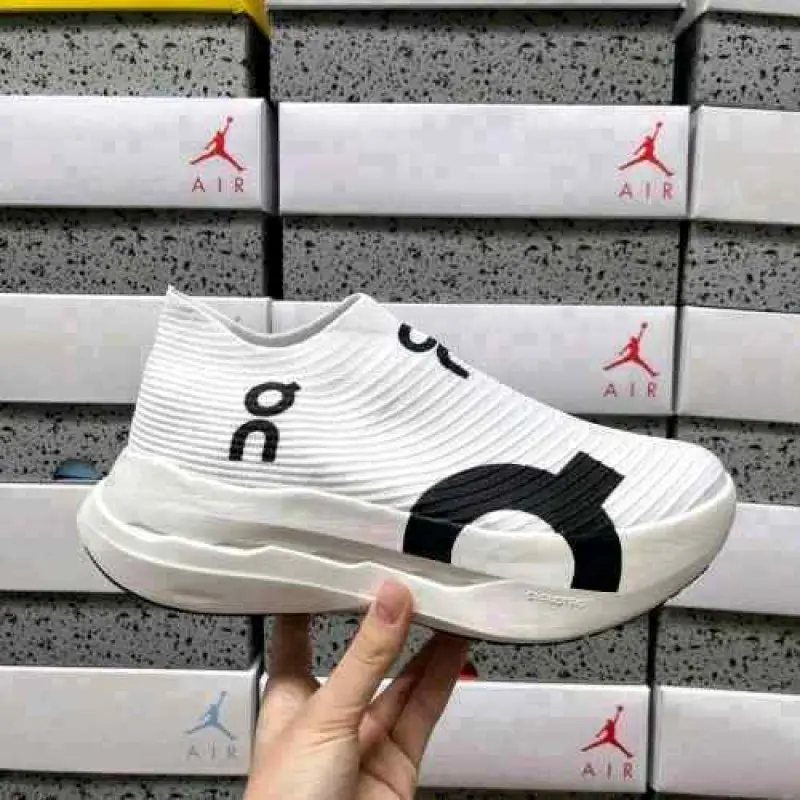 On Running CloudBoom Strike LS White Black 499 - Image 2