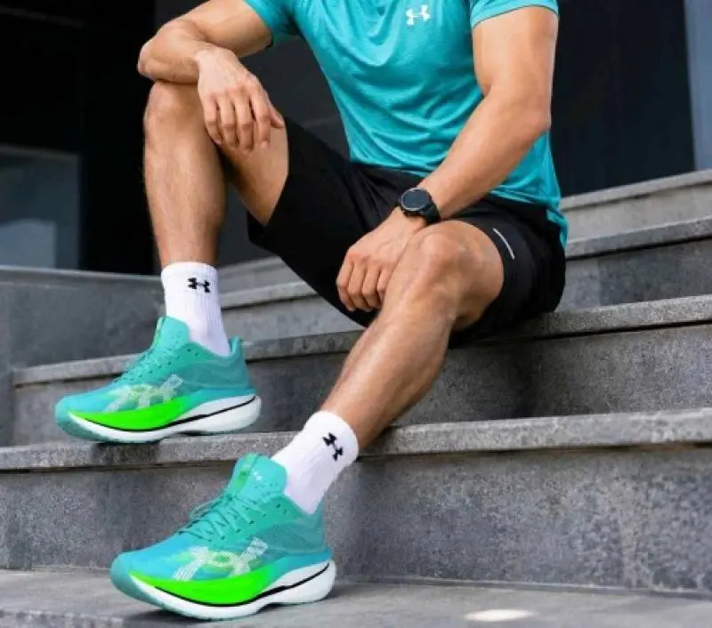 Under Armou Velociti Elite 3 Mint Green running shoe - Image 2
