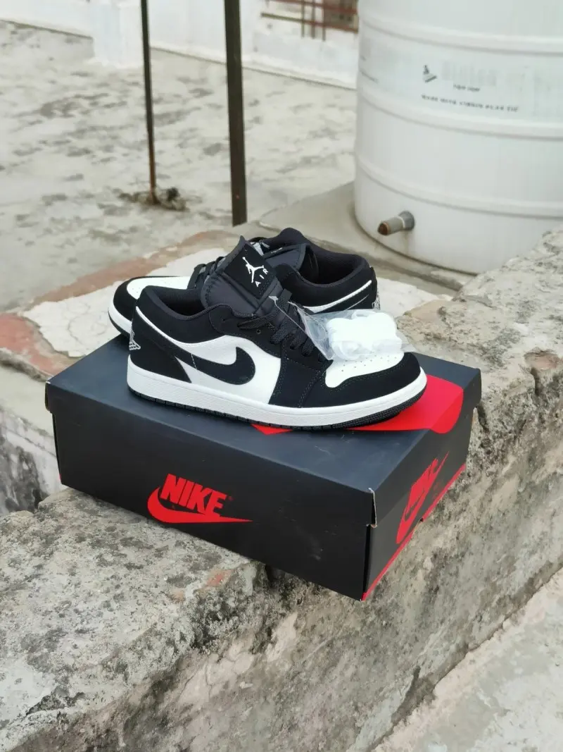 Air jordan 1 low Panda Black white - Image 3