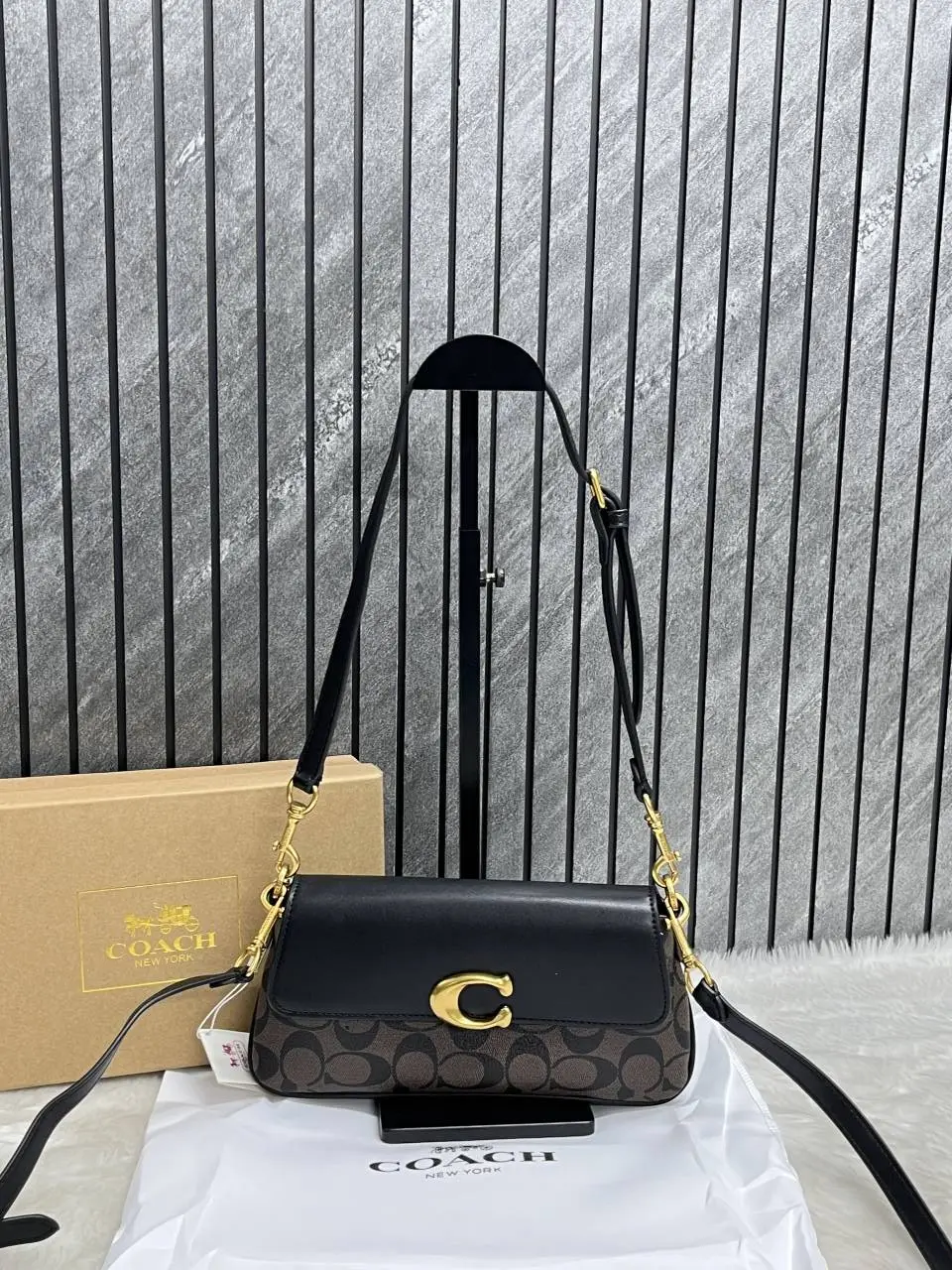 Coach Jet Set Coffee-Black Shoulder Bag With OriginalBox DustCover - Image 3