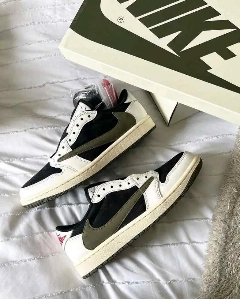 Travis Scott X Air Jordan 1 Low Olive Semi UA Quality - Image 3