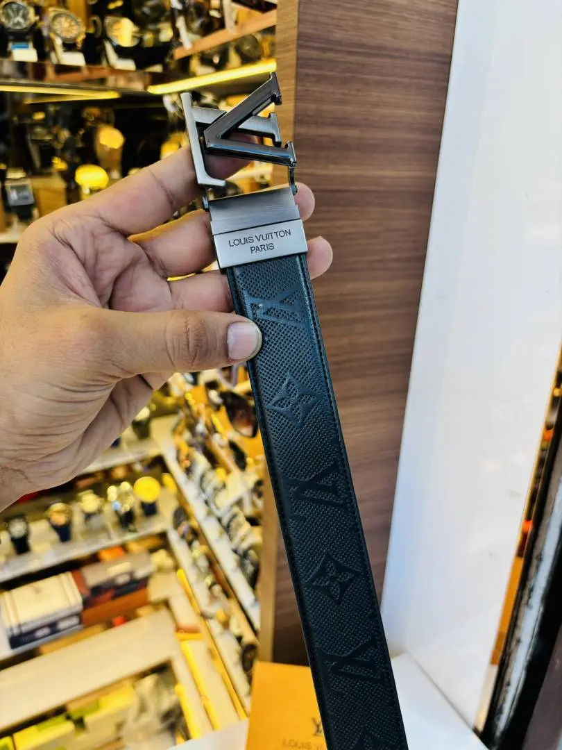 50 LV LOIUS VUTTON PREMIUM QUALITY REVERSIBLE BELT - Image 4