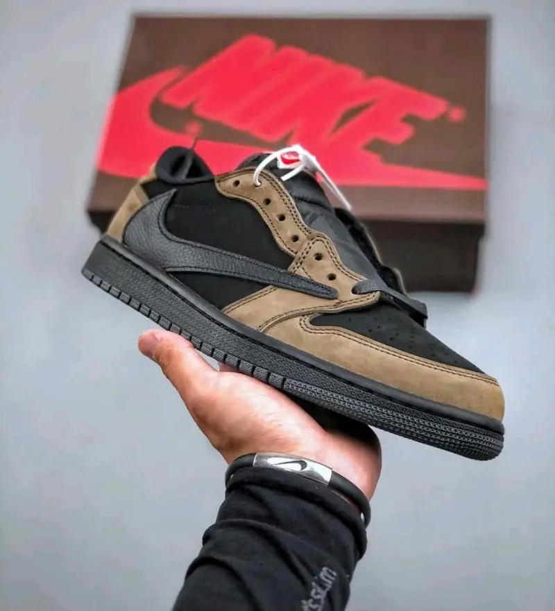 Travis Scott x Air Jordan 1 Low OG Velvet Brown - Image 2