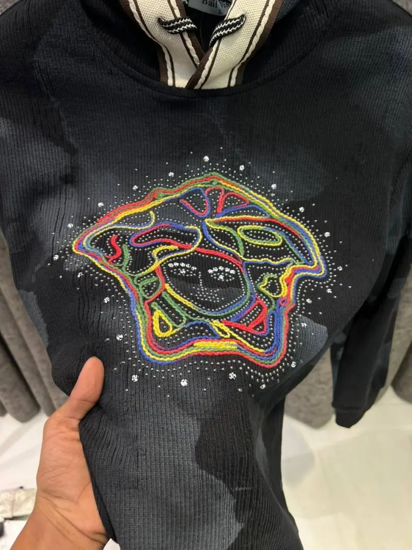 Versace IMPORTED HOODIE STORE ARTICLE BLACK - Image 2