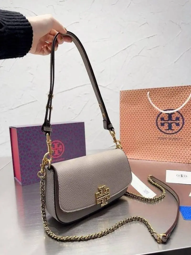 Toryy Burch Britten Small Convertible Shoulder Bag With Original Box & DustCover - Image 4