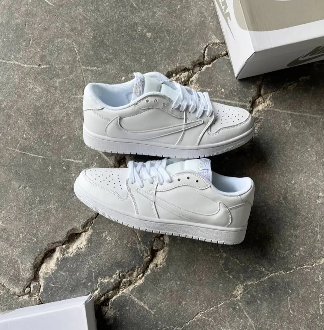 Air Jordan 1 Low Travis Scott White - Image 2