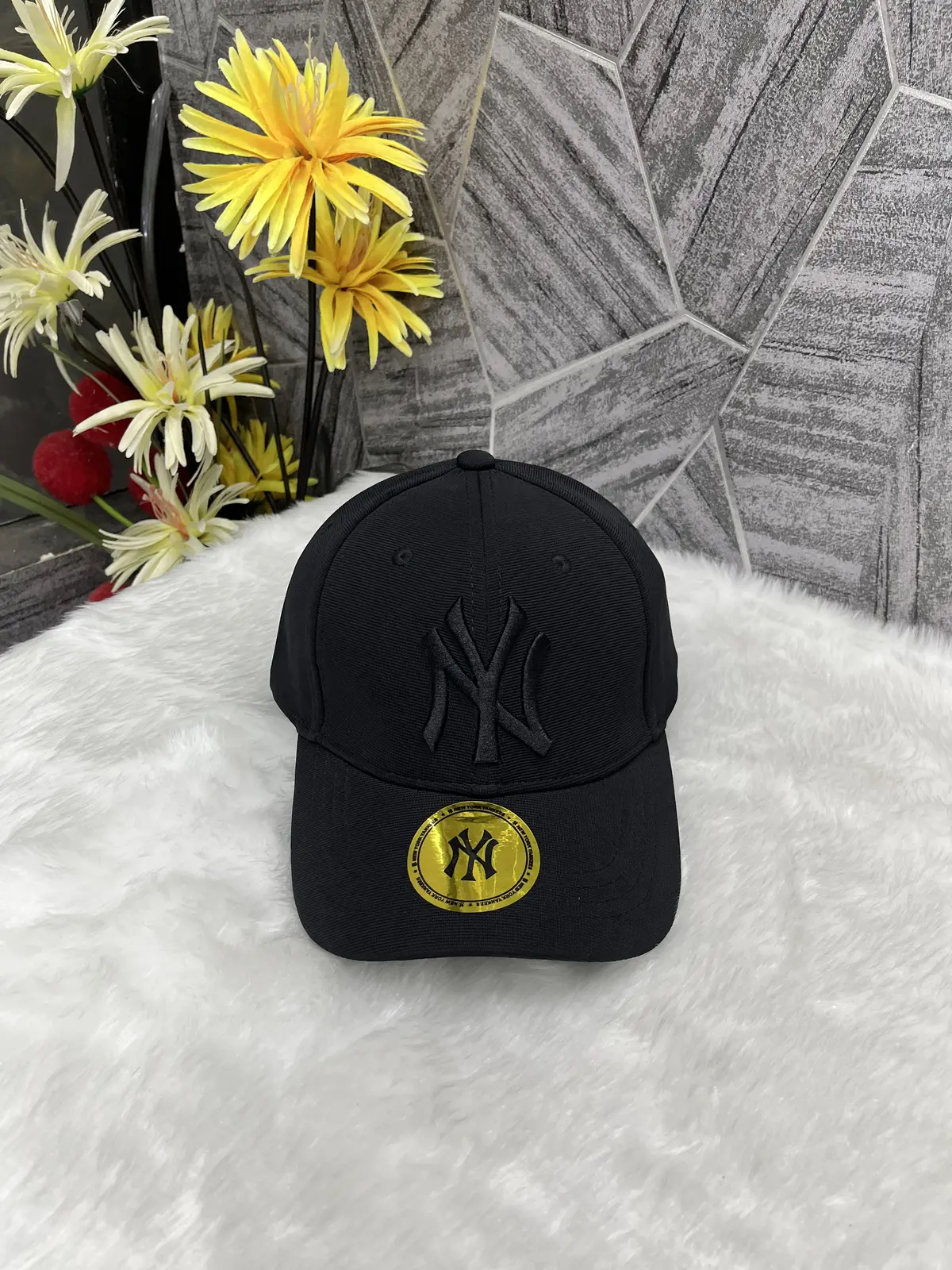 New York Yankees All Black Logo Premium Unisex Cap (With Safety Box)