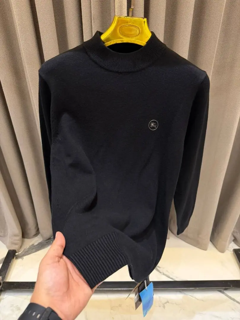 Burberry Chest Logo Sweatshirt Black - Image 4