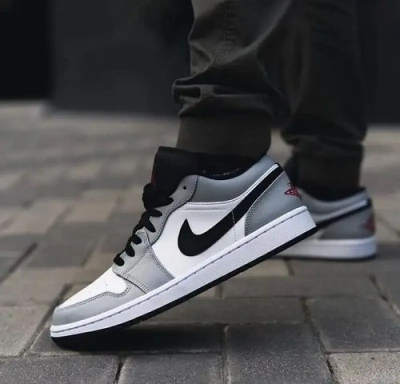 air jordan 1 low light smoke grey women s - Image 3