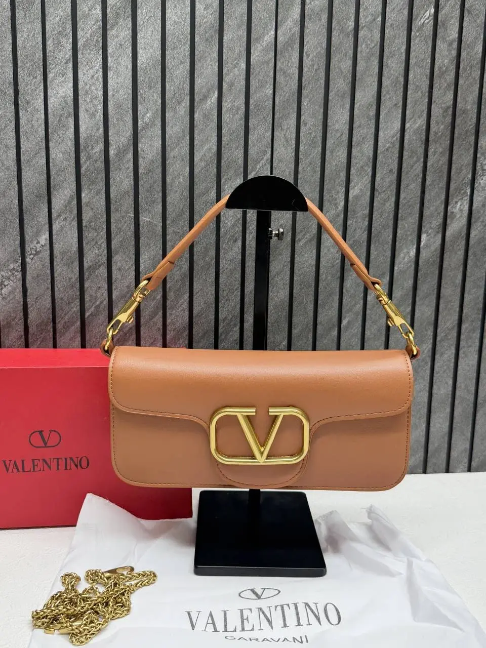 Valentinno Loco Large ShoulderBag With OriginalBox & DustCover - Image 2