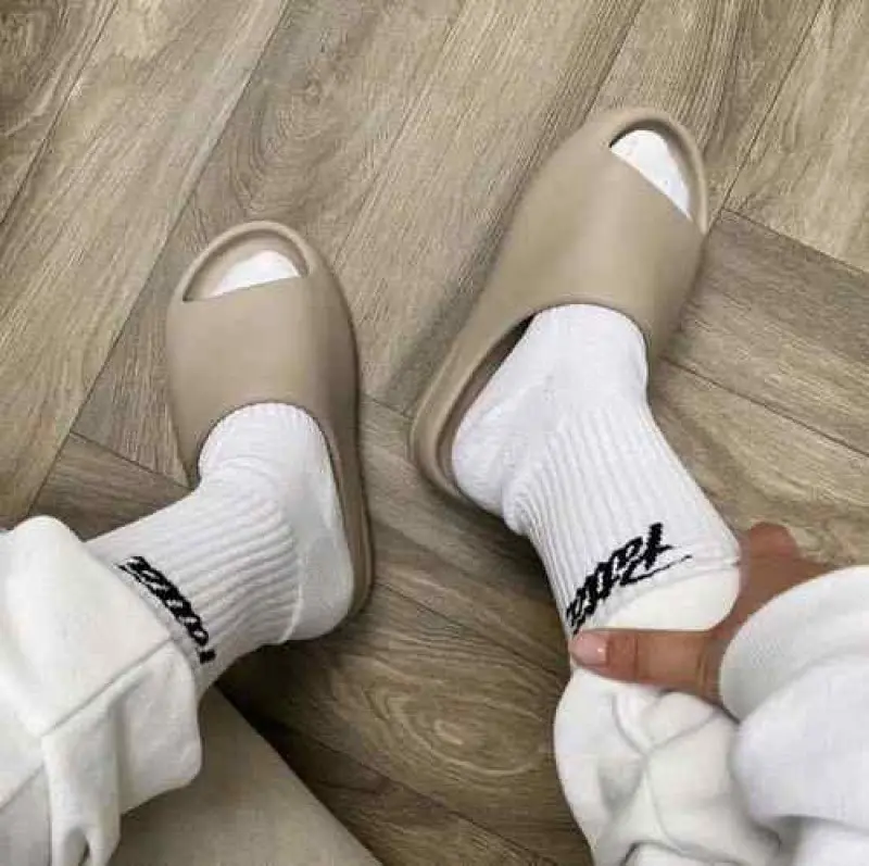 Adidas Yeezy Slide Pure UA - Image 3
