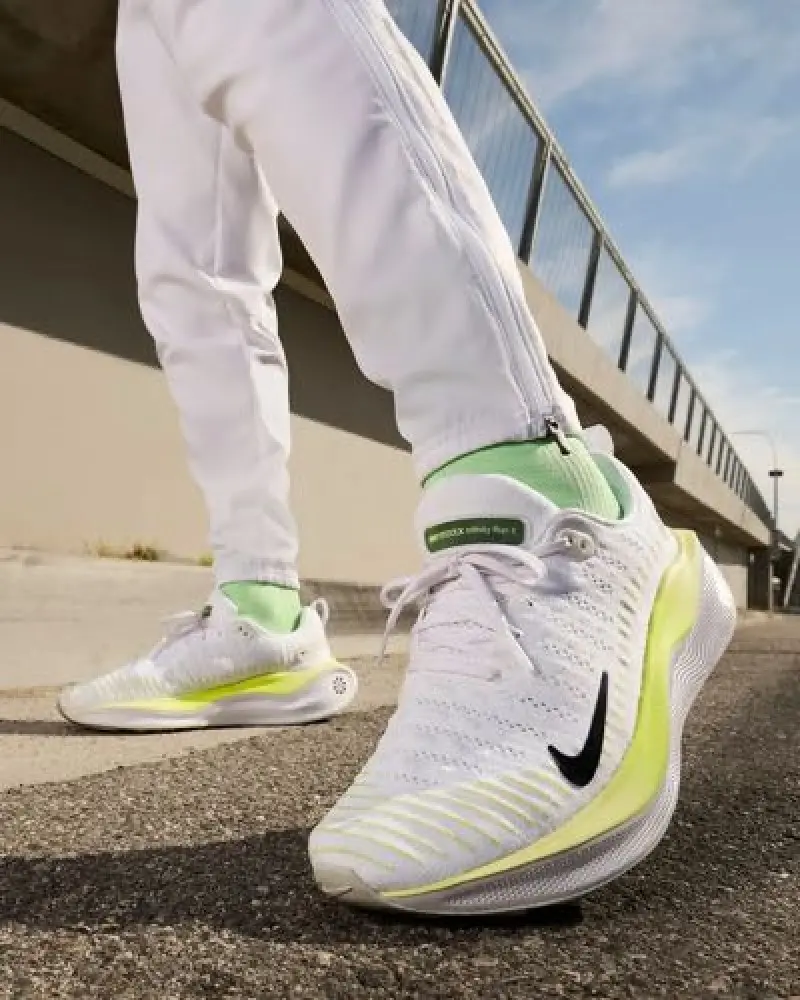 E react x infinity run 4 white light lemon twist