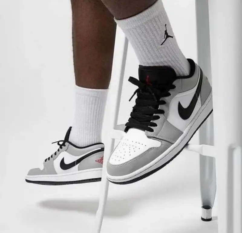 air jordan 1 low light smoke grey women s - Image 2