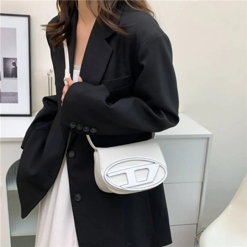 Diessel 1DR Shoulder Bag With OG Box & Dust Bag & Extra Shoulder Strap (White - 441) - Image 2