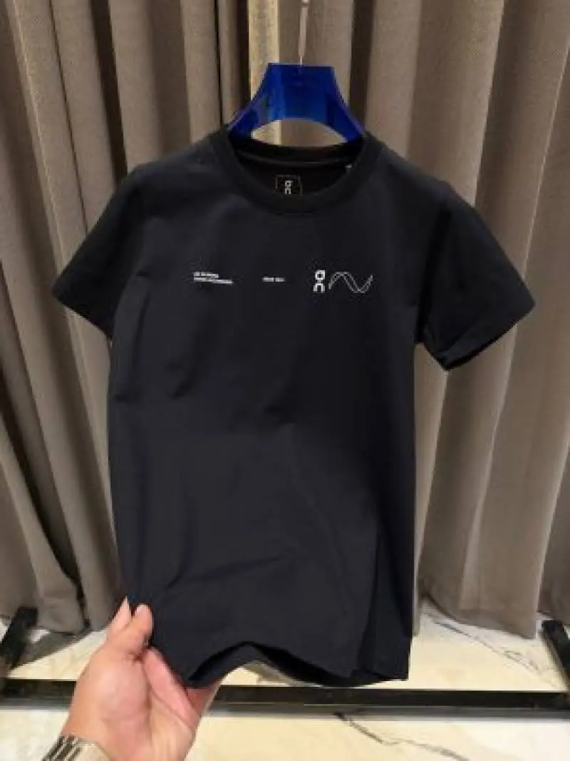 On Cloud Round Neck T-shirt Black - Image 4