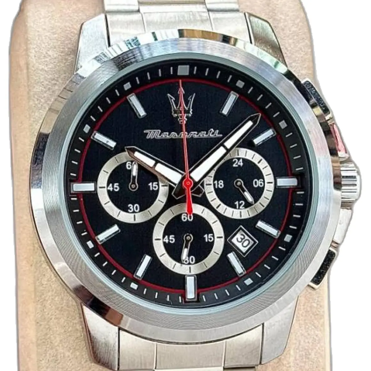 Maseraati Potenza Silver-Black-Red - dial close-up