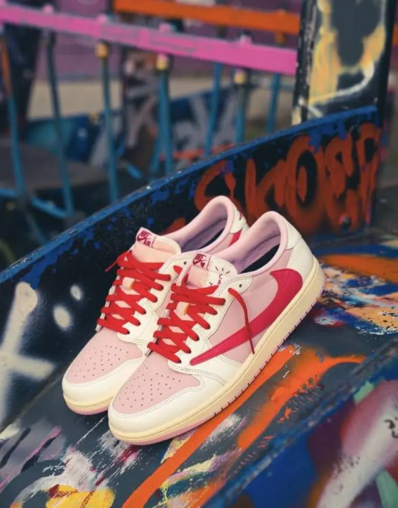 Nike AIR JORDAN 1 TRAVIS SCOTT TROPICAL PINK - Image 4