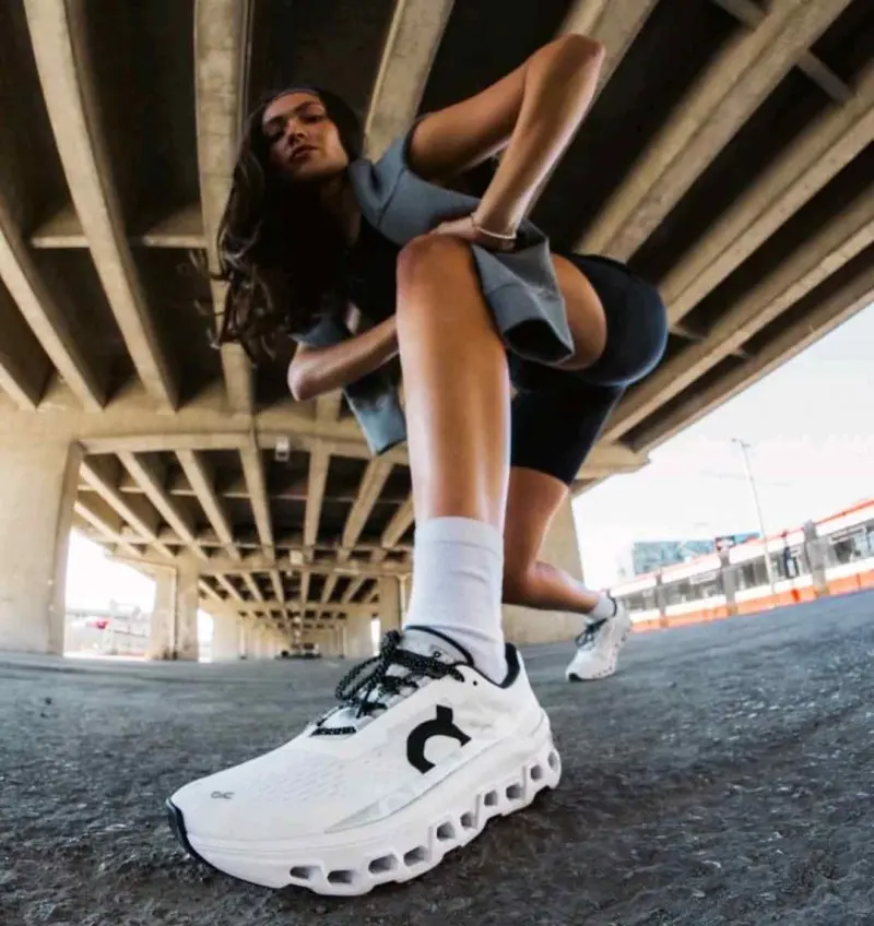 On Running CloudMonster White Black 1214 - Image 3