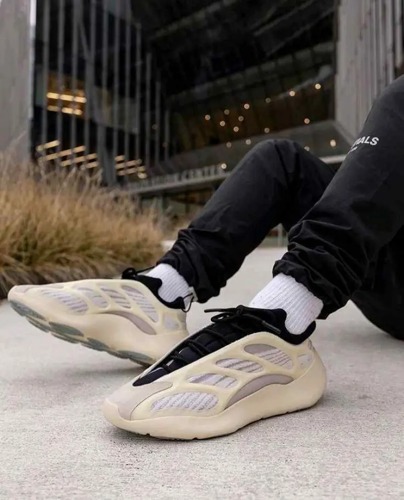 Adiddass. Yeezy 700 V3 Azael - Image 4
