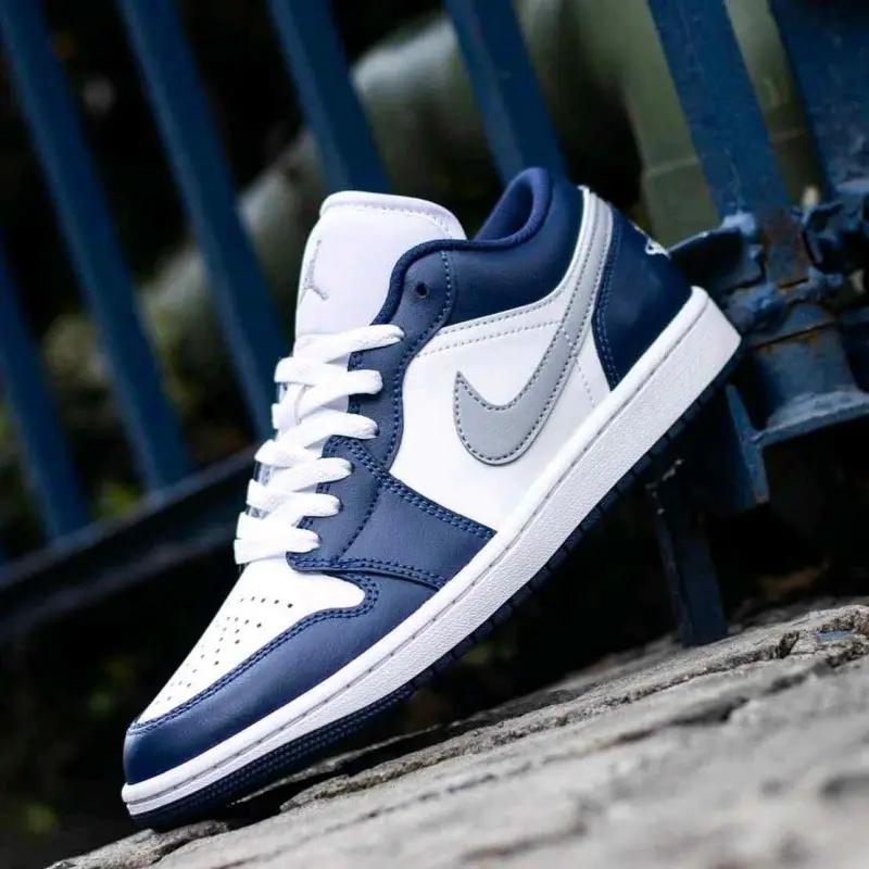 Air Jordan 1 Low Midnight NavyWolf Grey - Image 2